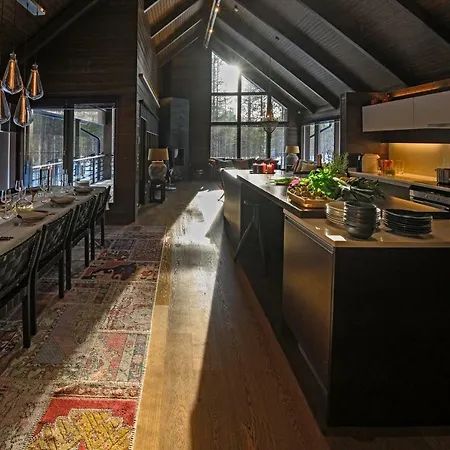 Spirit Luxury & Леви